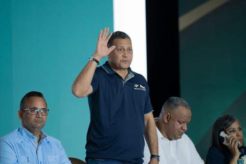 Eligen alcalde de Samaná, Nelson Núñez, como presidente de Fedomu