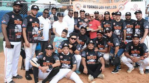 Rompe Huesos-A ganan XI torneo de softbol Los Anillos 2024